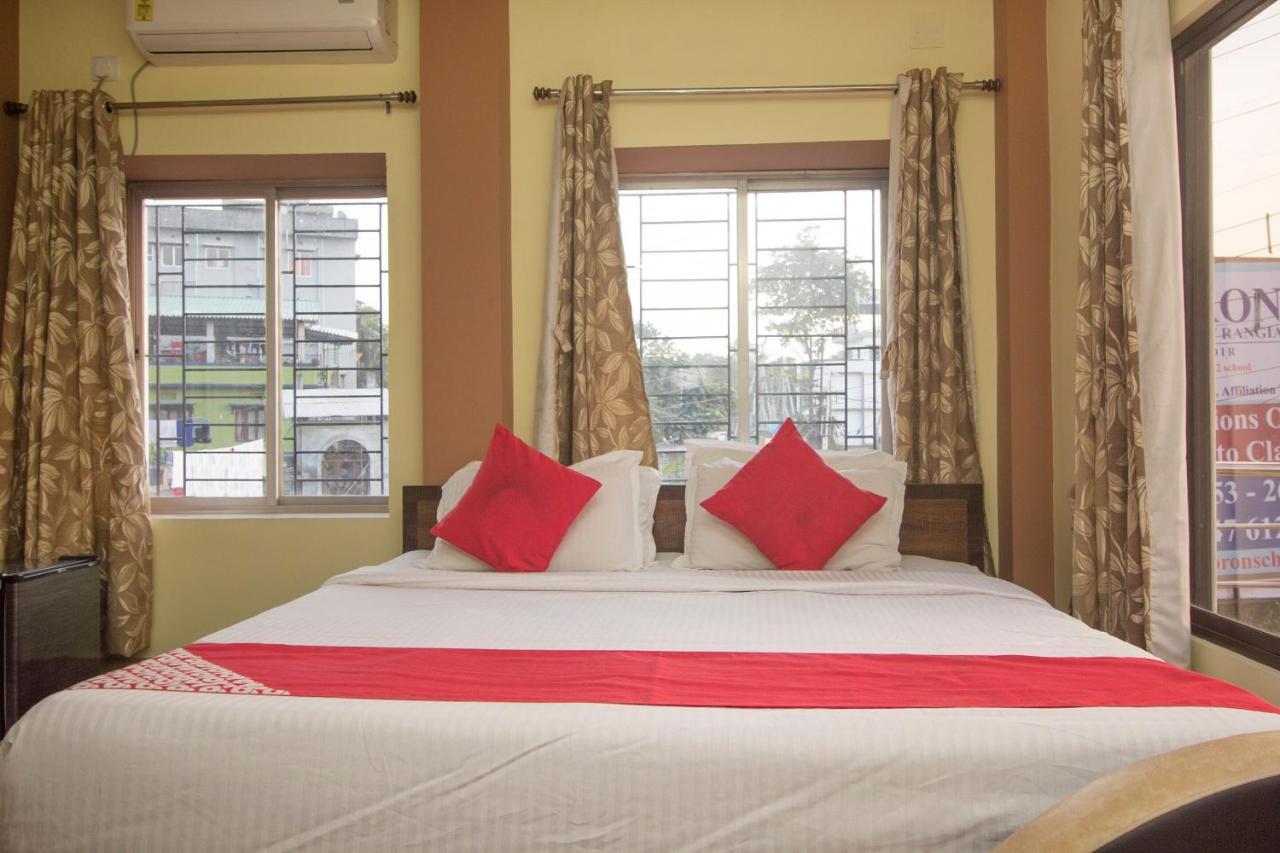Green Wood Hotel Siliguri Exterior photo