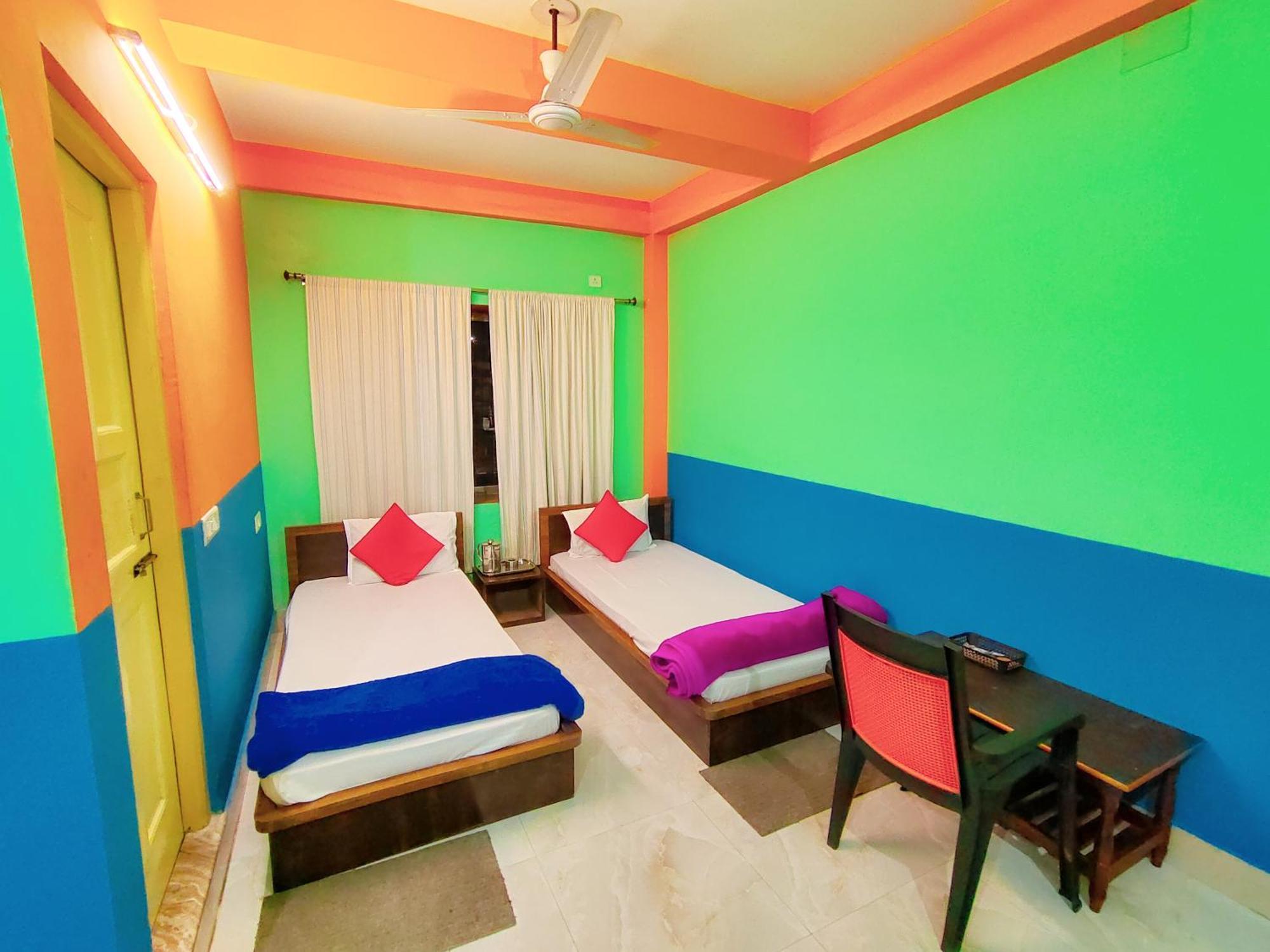 Green Wood Hotel Siliguri Exterior photo