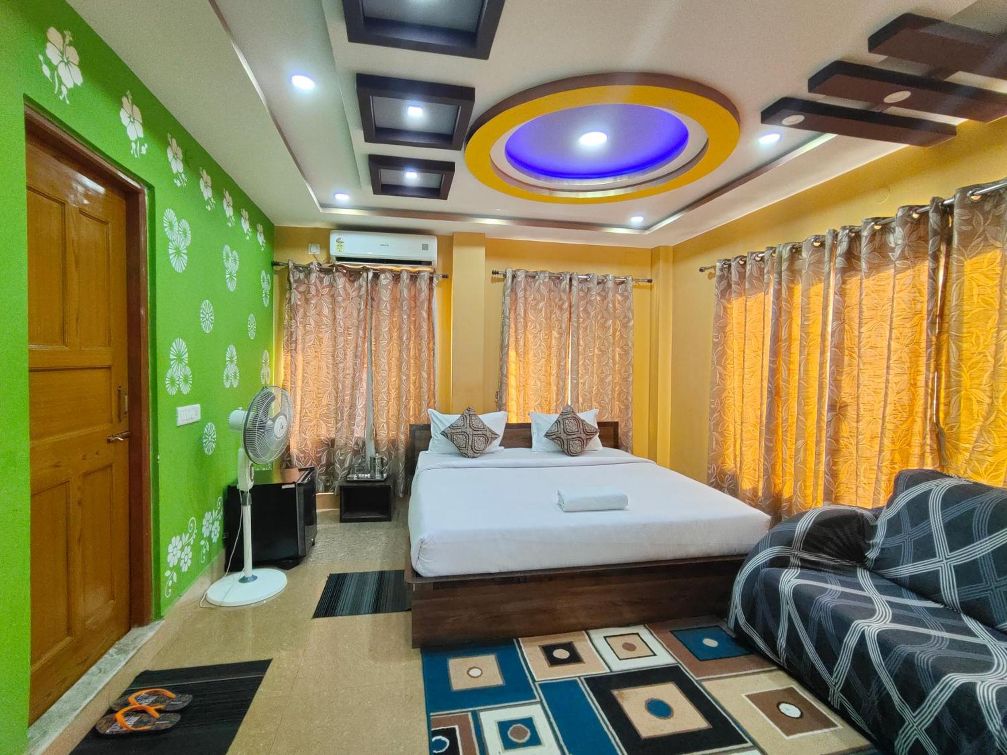 Green Wood Hotel Siliguri Exterior photo