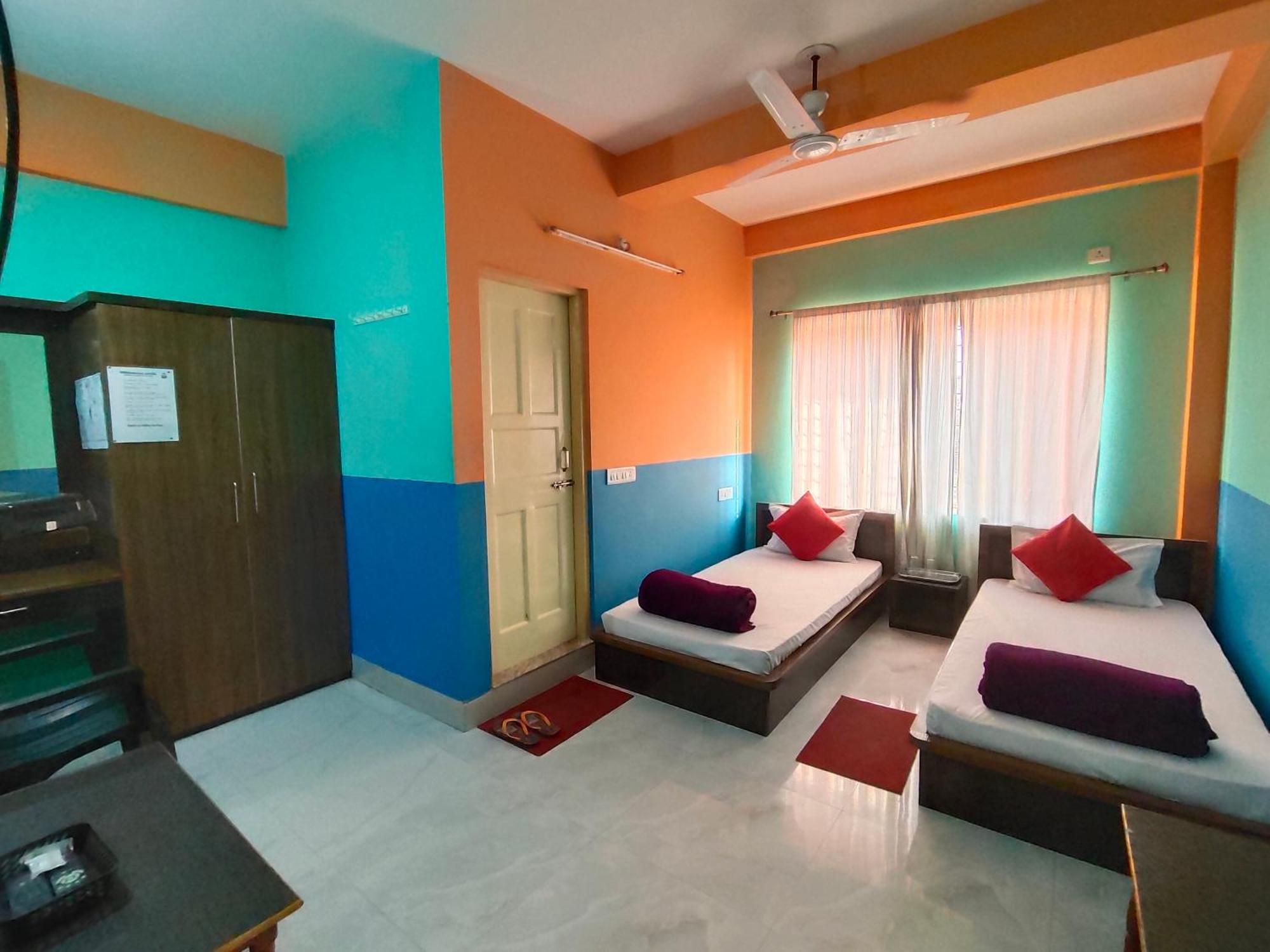 Green Wood Hotel Siliguri Exterior photo