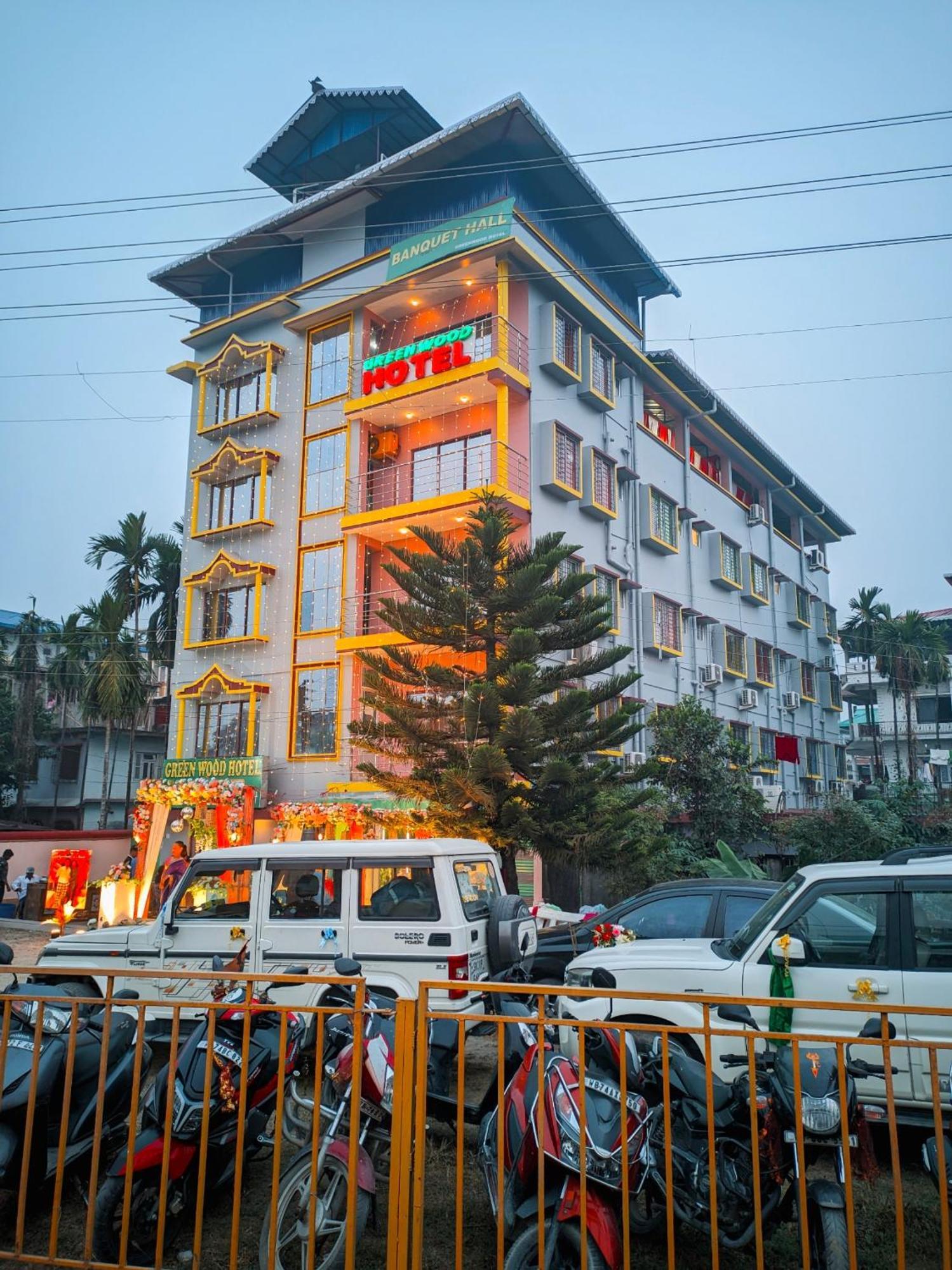 Green Wood Hotel Siliguri Exterior photo